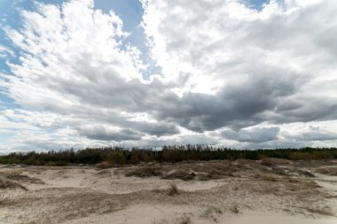Beyaz bulutların üzerinde beach