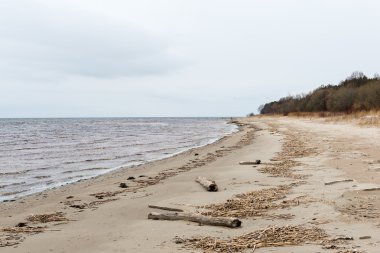 Beyaz bulutların üzerinde beach