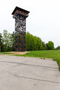 watchtower ile kırsal boş yolda
