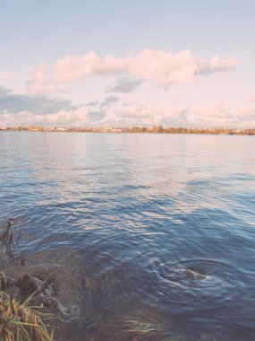 Beyaz bulutlar Nehri - vintage etkisi