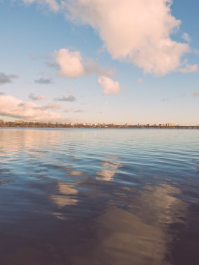 Beyaz bulutlar Nehri - vintage etkisi