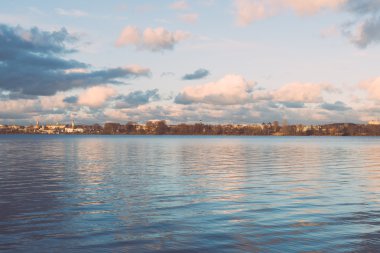 Beyaz bulutlar Nehri - vintage etkisi