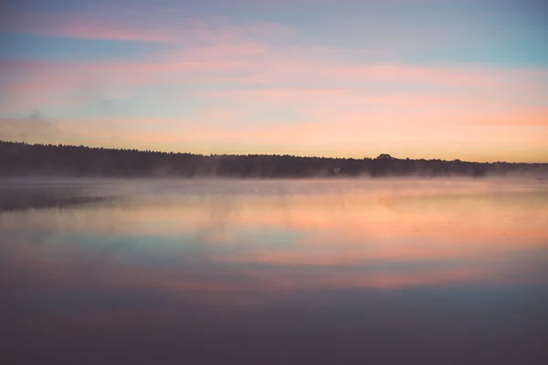 Foggy morning on the country lake - vintage effect — Stock Photo, Image