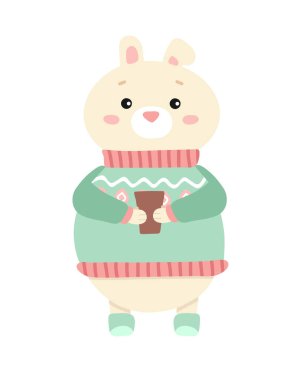 Süslü sıcak kış süveteri içinde sevimli bir tavşan. Elinde kahveyle Noel tavşanı gibi çizilmiş. Çocuk kartpostalları, web, grafik.Beyaz arkaplanda izole edilmiş resimler.