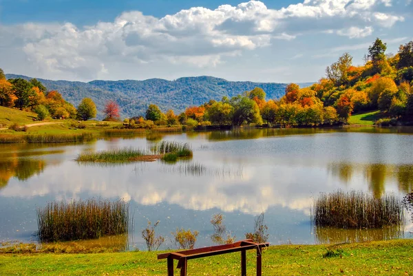 Beautiful Autumn Scene Tsover Lake Dsegh Armenia — Stock Photo, Image