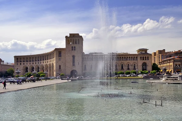 Erevan, piazza centrale con fontane — Foto Stock