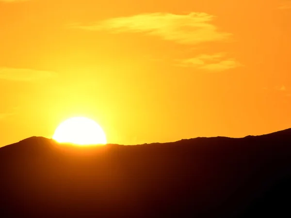 Słońce nad wzgórzami — Zdjęcie stockowe