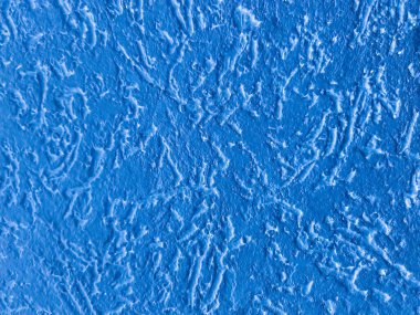 Fayans, keyfi çizimler şeklinde zengin bir mavi renktir..