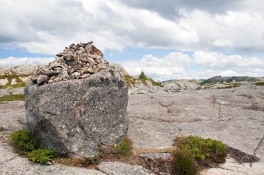 Norveç. Taş turist kanalında