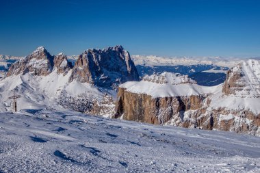 Campitello di Fassa, Sellaronda 'daki Alpski tatil köyü.