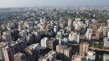 Chittagong şehri günden güne genişliyor. Chattogram liman şehrinin insansız hava aracı görüntüsü. Chattogram alan drone görüntüleme portu. Chittagong şehri, Bangladeş