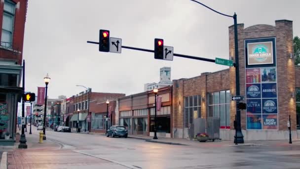 An empty city during a coronavirus quarantine. Empty streets without people. — Stock Video