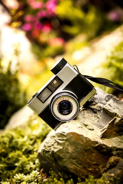 Oude vintage film camera. — Stockfoto