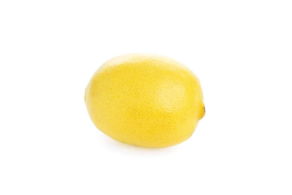 Свежий лимон на белом фоне — стоковое фото