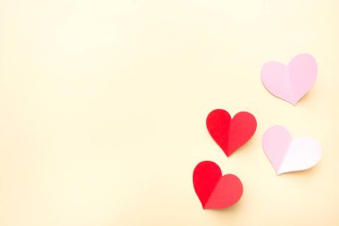 2021 Sevgililer Günün kutlu olsun. Kalpler. Kartpostal