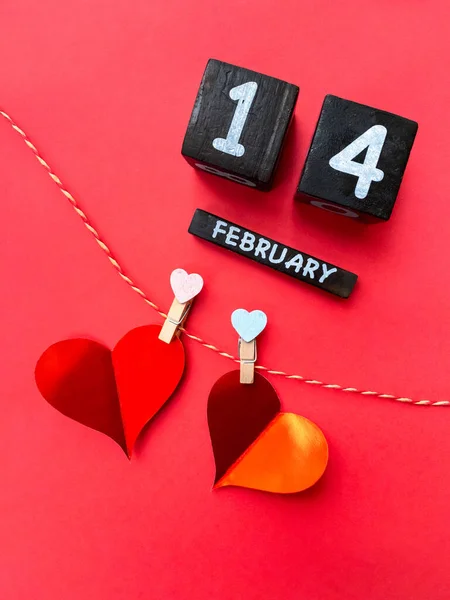 Feliz día de San Valentín 2021. Calendario y corazón — Foto de Stock