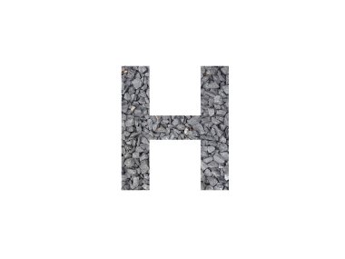 Beyaz arkaplanda izole edilmiş gri çakıl taşlarıyla yapılan alfabenin H harfi