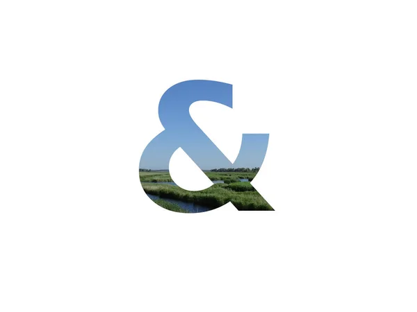 Sinal Alfabeto Feito Com Paisagem Com Grama Fluxo Céu Azul — Fotografia de Stock