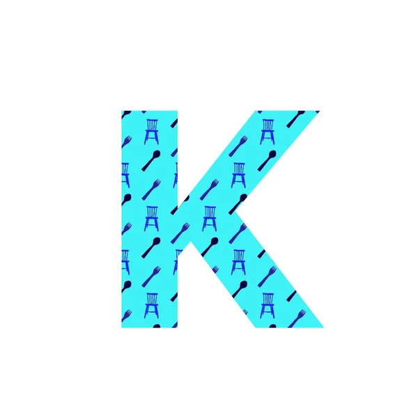 スプーン フォーク キッチンチェアのパターンで作られたアルファベットの文字Kは 白い背景に隔離された青い背景を持ちます — ストック写真