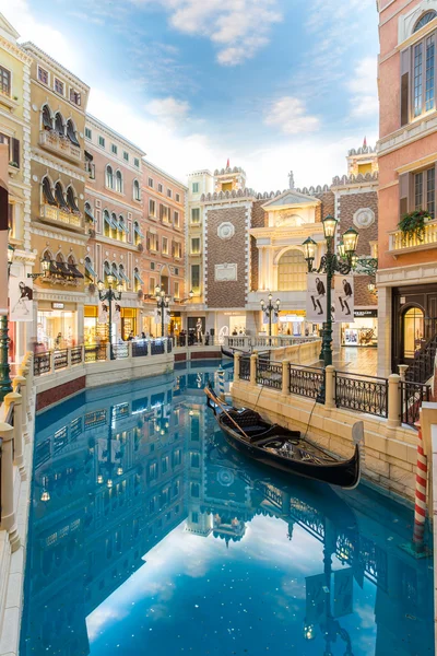 Macau, Kina - 16 oktober, ligger 2014:Venetian den berömda shopp — Stockfoto