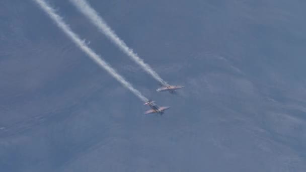 Flying Bulls Aerobatics Team χρηματοδοτείται από Red Bull Ενεργειακό Ποτό — Αρχείο Βίντεο