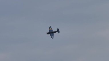 2. Dünya Savaşı askeri uçakları yaklaşıyor.