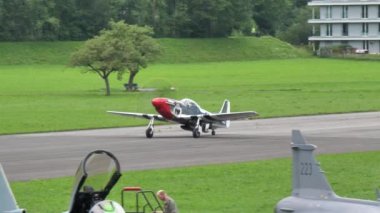 İkinci Dünya Savaşı tarihi pervane uçağı havalandı.