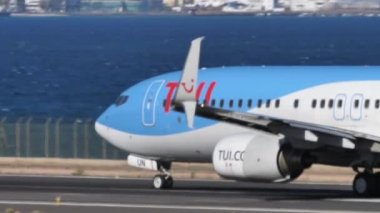 Lanzarote havaalanından kalkan Boeing 737-800 TUIfly uçağı