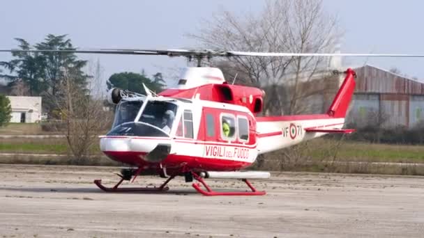 Helicopter ready to take off. Agusta Bell AB-412 in rescue presentation. — Stock Video