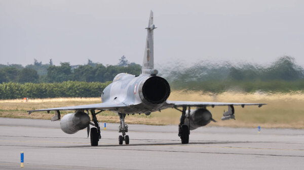 Dassault Mirage 2000 - сверхзвуковой перехватчик ВВС Франции