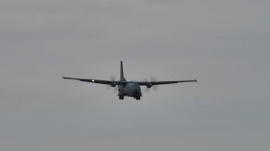 Transall C-160G Gabriel elektronik savaş nakil aracının inişi.