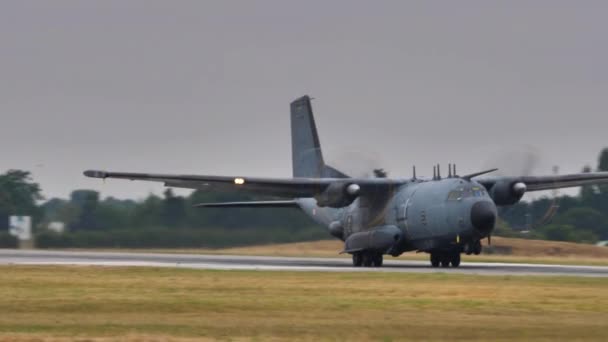 Military cargo airplane Transall C-160 taking off from the Evreux airport, France — Stock Video