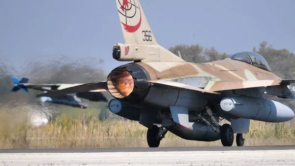 Israel Forças Armadas jato de caça militar decola com plena potência — Fotografia de Stock