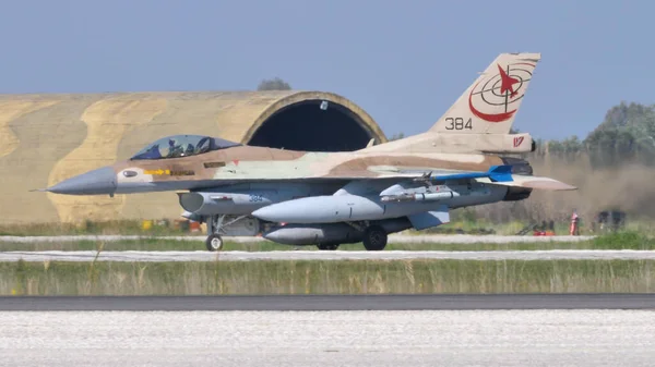 Dinâmica Geral F-16 C Barak ou Falcão de Combate ou Víbora da Força Aérea Israelense — Fotografia de Stock