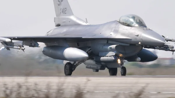 Lockheed Martin F-16 C Combate ao Falcão ou Víbora da Força Aérea dos Estados Unidos — Fotografia de Stock