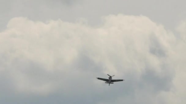 Messerschmitt Bf 109 Tyska flygvapnet Andra världskriget stridsflygplan Följ skott — Stockvideo