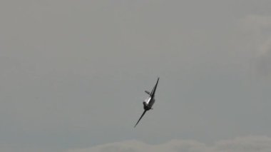 2. Dünya Savaşı uçağında. Yaklaş, takip et..