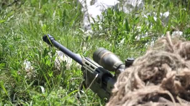 Snipers under the camouflage. Close up of unrecognizable soldier shooting target — 图库视频影像