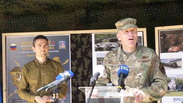 General Tod Daniel Wolters, comandante do Comando Europeu dos EUA EUCOM — Vídeo de Stock