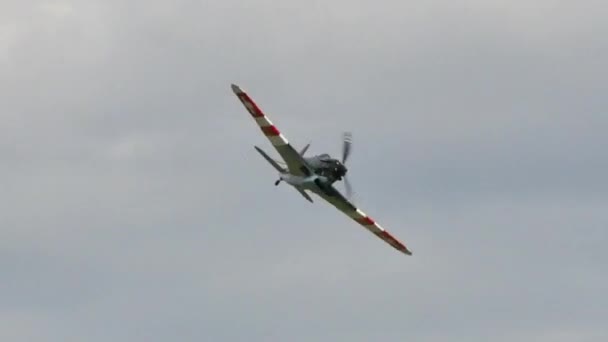 Morane-Saulnier M.S.406 défenseur du ciel suisse pendant la Seconde Guerre mondiale — Video