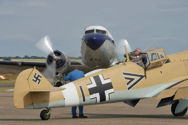 Исторические винты пассажирских самолетов 1940-х и Второй мировой войны — стоковое фото