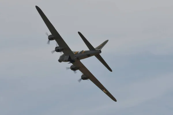 Boeing B-17 Latająca forteca II Wojna Światowa Zamachowiec Sił Powietrznych Stanów Zjednoczonych — Zdjęcie stockowe