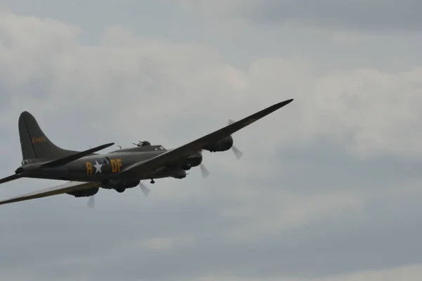 Boeing B-17 Fortaleza Voladora Segunda Guerra Mundial Bombardero de la Fuerza Aérea de los Estados Unidos — Foto de Stock