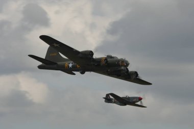 Boeing B-17 Uçan Kale 2. Dünya Savaşı Birleşik Devletler Hava Kuvvetleri bombacısı 