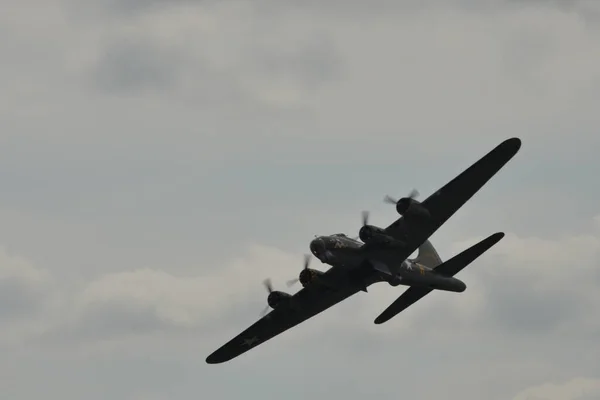 Боїнг B-17 Літаюча фортеця Друга світова війна Бомбардувальник ВПС США — стокове фото