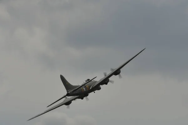 B-17爆撃機｜第二次世界大戦中のアメリカ空軍の爆撃機 — ストック写真