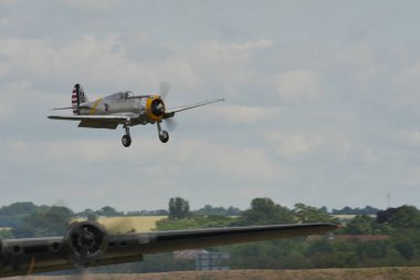 Nadir bulunan Curtiss P-36 Hawk ve La Fayette Kızılderili boyalı taksicilik