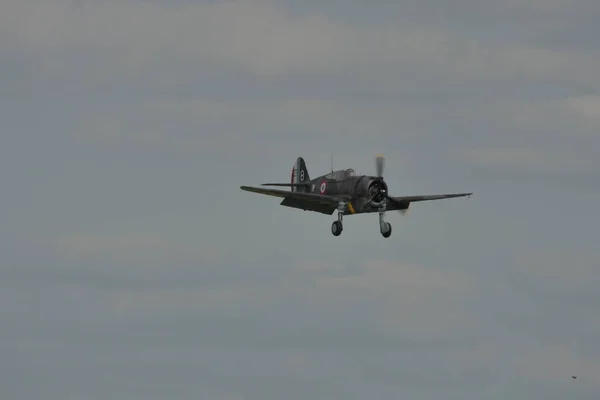 Rara vez histórico Curtiss P-36 Hawk con La Fayette indio pintado taxiing — Foto de Stock