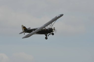 Piper J.3 Cub, L-4 Grasshopper, 2. Dünya Savaşı keşif uçakları ve irtibat uçakları