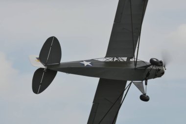 Piper J.3 Cub, L-4 Grasshopper, 2. Dünya Savaşı keşif uçakları ve irtibat uçakları